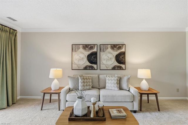 255 College Cross Apt 86, Norfolk, VA 23510