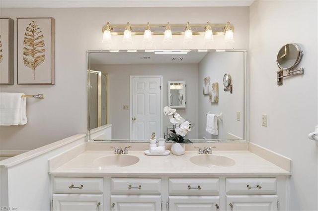 255 College Cross Apt 86, Norfolk, VA 23510