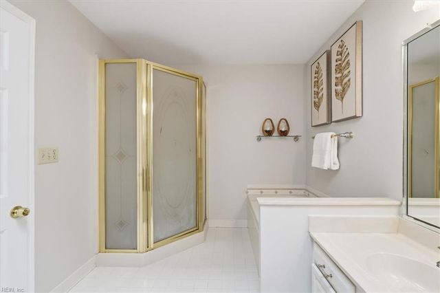 255 College Cross Apt 86, Norfolk, VA 23510