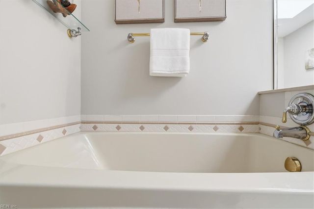 255 College Cross Apt 86, Norfolk, VA 23510