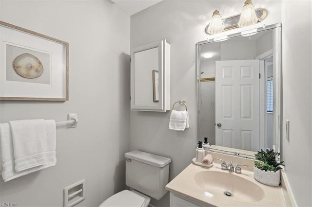 255 College Cross Apt 86, Norfolk, VA 23510