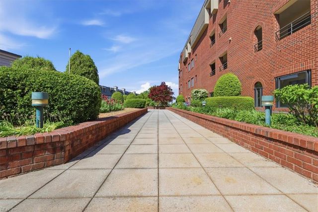 255 College Cross Apt 86, Norfolk, VA 23510