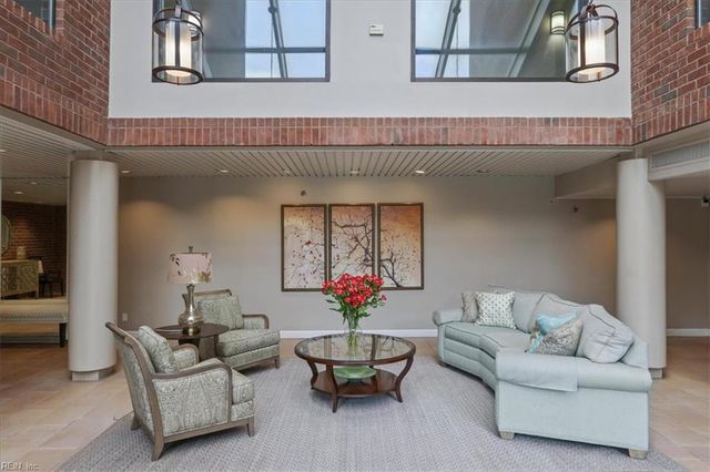 255 College Cross Apt 86, Norfolk, VA 23510