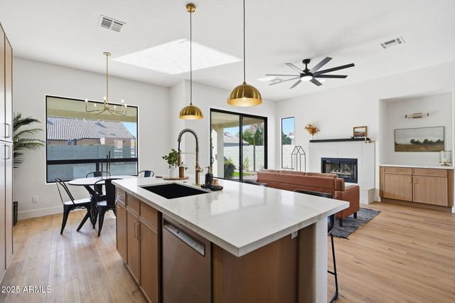 5341 W CHICAGO Street, Chandler, AZ 85226