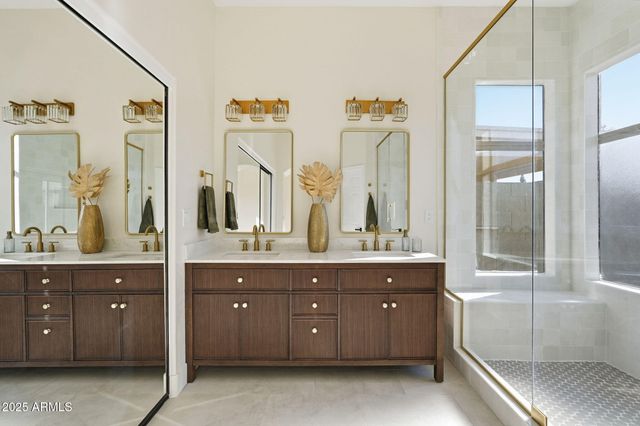 5341 W CHICAGO Street, Chandler, AZ 85226