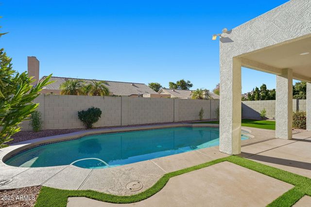 5341 W CHICAGO Street, Chandler, AZ 85226