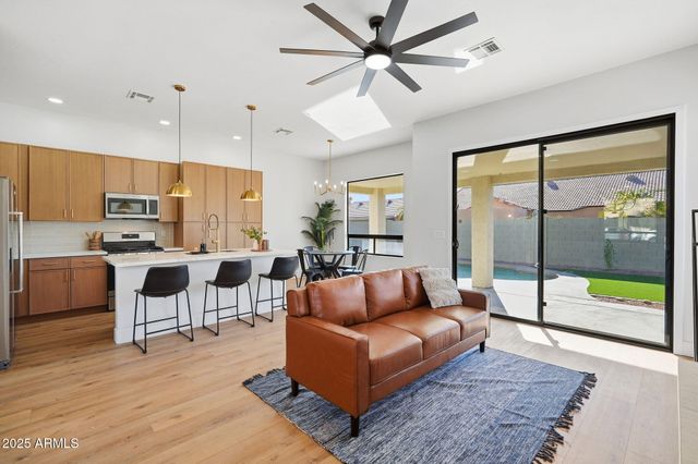 5341 W CHICAGO Street, Chandler, AZ 85226