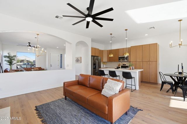 5341 W CHICAGO Street, Chandler, AZ 85226