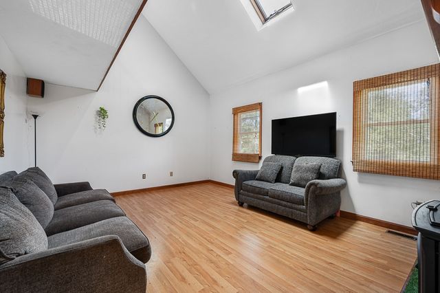 6 Marlboro Dr, Leicester, MA 01524
