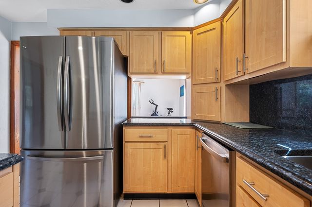 6 Marlboro Dr, Leicester, MA 01524