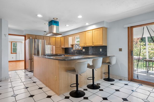 6 Marlboro Dr, Leicester, MA 01524