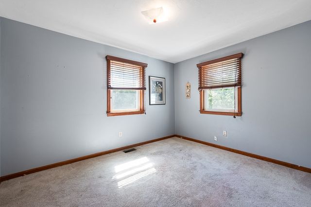 6 Marlboro Dr, Leicester, MA 01524