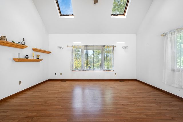 6 Marlboro Dr, Leicester, MA 01524