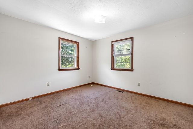 6 Marlboro Dr, Leicester, MA 01524