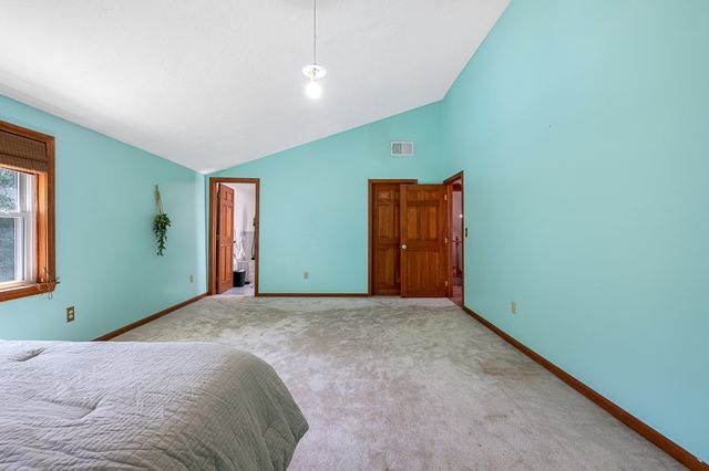 6 Marlboro Dr, Leicester, MA 01524