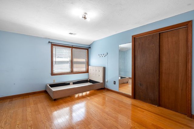 6 Marlboro Dr, Leicester, MA 01524