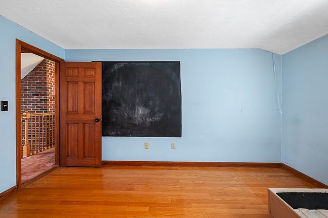 6 Marlboro Dr, Leicester, MA 01524