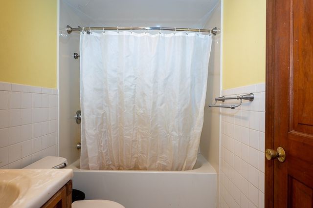 6 Marlboro Dr, Leicester, MA 01524