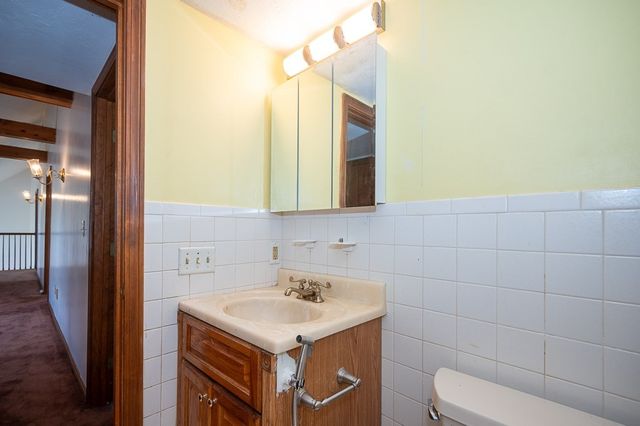 6 Marlboro Dr, Leicester, MA 01524