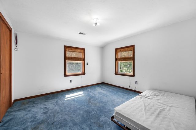 6 Marlboro Dr, Leicester, MA 01524