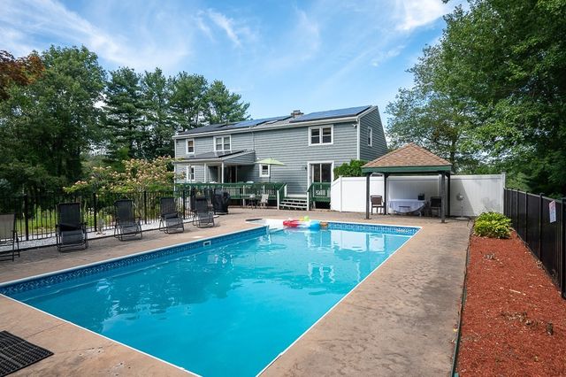 6 Marlboro Dr, Leicester, MA 01524