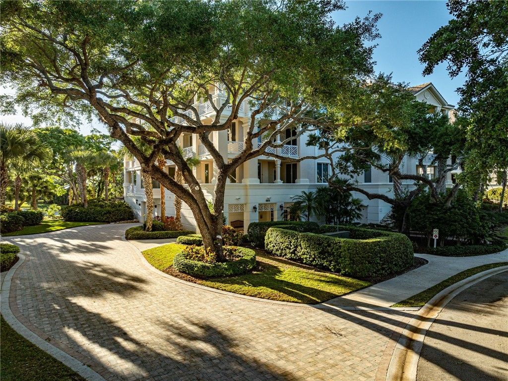 601 N Swim Club Drive PHA, Vero Beach, FL 32963