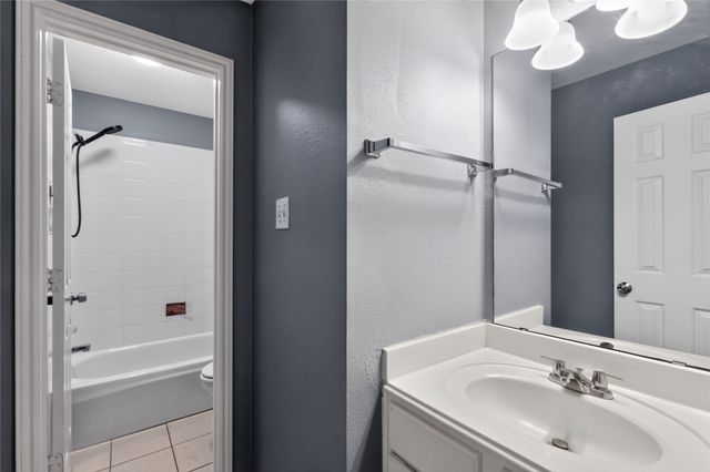 3909 Tuscany Court, Arlington, TX 76016