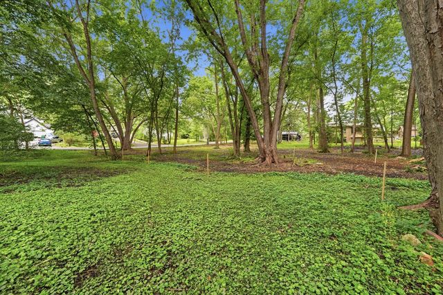 24005 N VALLEY Road, Lake Zurich, IL 60047