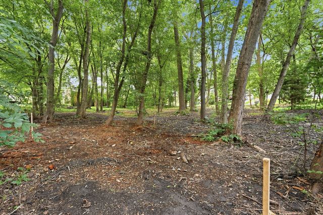 24005 N VALLEY Road, Lake Zurich, IL 60047