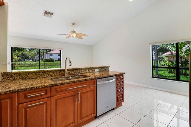 9496 Sun Pointe Dr, Boynton Beach, FL 33437