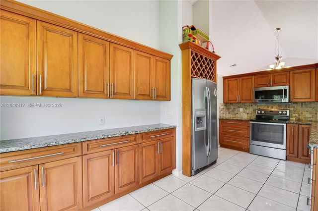 9496 Sun Pointe Dr, Boynton Beach, FL 33437