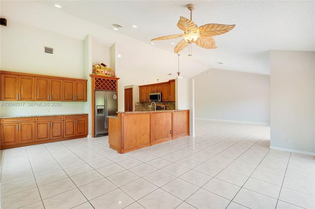 9496 Sun Pointe Dr, Boynton Beach, FL 33437