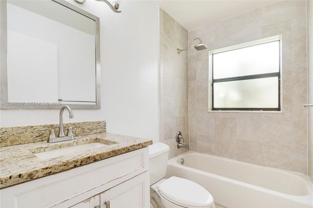 9496 Sun Pointe Dr, Boynton Beach, FL 33437