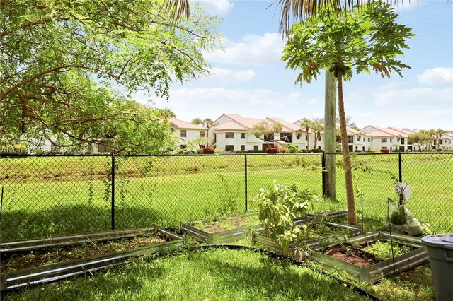 9496 Sun Pointe Dr, Boynton Beach, FL 33437