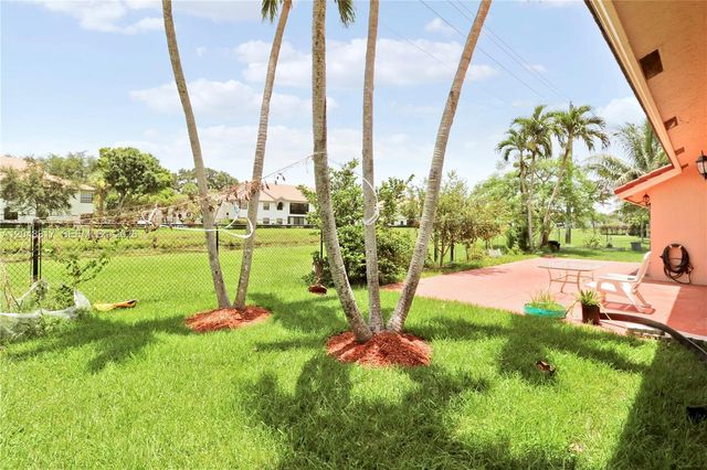 9496 Sun Pointe Dr, Boynton Beach, FL 33437