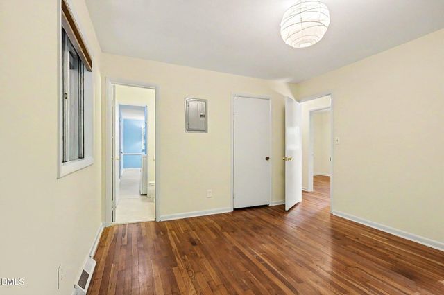 212 Valley Park Drive, Chapel Hill, NC 27514