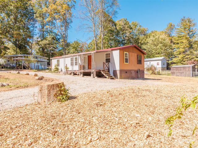 88 Puma Drive, Hendersonville, NC 28791