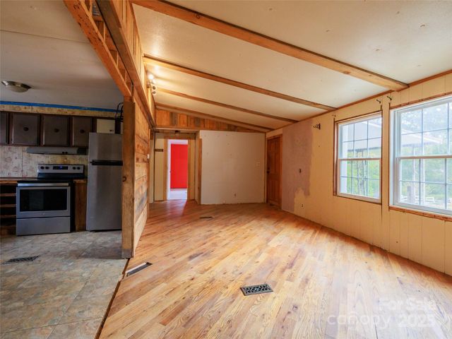 88 Puma Drive, Hendersonville, NC 28791