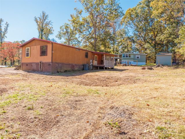 88 Puma Drive, Hendersonville, NC 28791