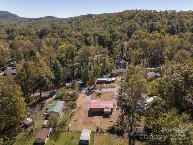 88 Puma Drive, Hendersonville, NC 28791