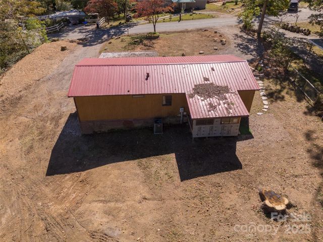 88 Puma Drive, Hendersonville, NC 28791