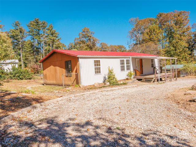 88 Puma Drive, Hendersonville, NC 28791