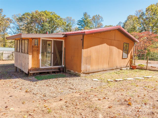 88 Puma Drive, Hendersonville, NC 28791