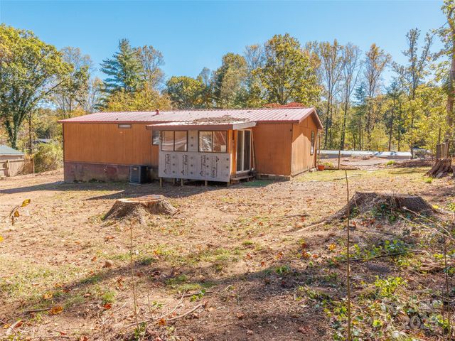 88 Puma Drive, Hendersonville, NC 28791