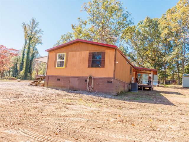 88 Puma Drive, Hendersonville, NC 28791