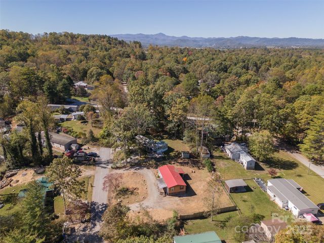 88 Puma Drive, Hendersonville, NC 28791