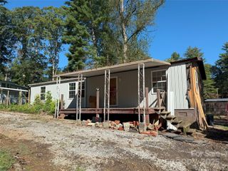 88 Puma Drive, Hendersonville, NC 28791