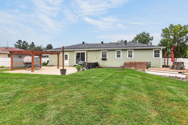 2012 Morcambe Bay Drive, New Lenox, IL 60451