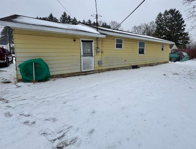 214 E 6th Street Street, Pinconning, MI 48650