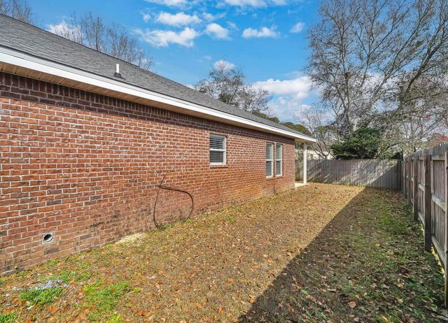 493 Aleta Avenue, Mary Esther, FL 32569